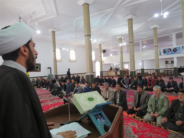 آئین شکرگزاری جمع آوری زکات در شاهین دژ برگزار شد/تصاویر