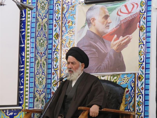 محبوبیت جهانی شهید سلیمانی به خاطر ارتباط خالصانه او با خدا بود