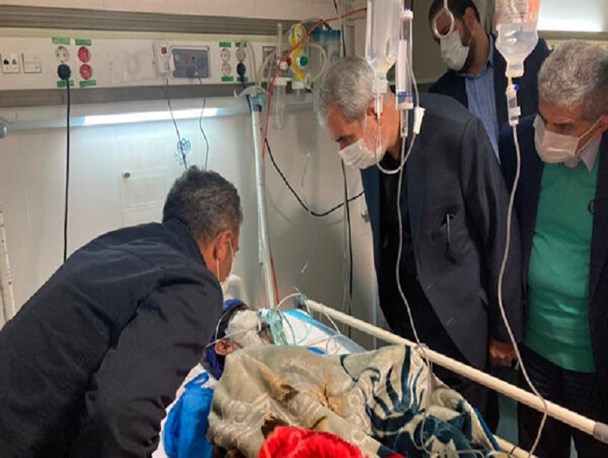 وزیر آموزش و پرورش از «دانش‌آموز مصدوم ایلامی در حادثه انفجار مین»عیادت کرد