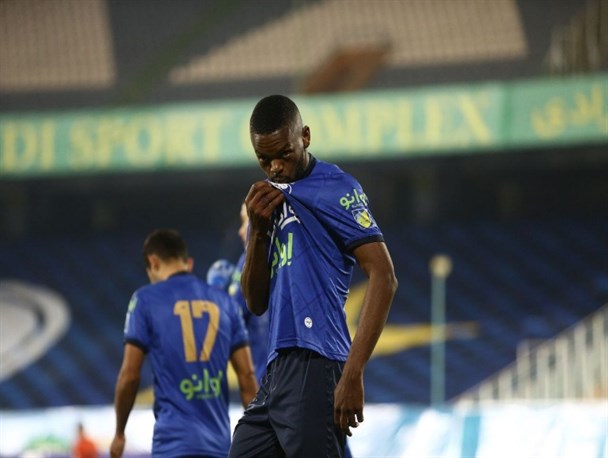 لیگ برتر فوتبال| رنگ‌پاشیِ آبی به صدر تا پایان نیم‌فصل/ آتش‌بازی یامگا با پنالتی‌ها و تبلور شماره ۱۰!