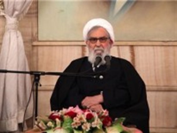 سخنان آمریکایی ها در این 2روز اخیر غرور ملی ما را جریحه دار کرد/دولت باید موضع روشن و محکم در برابر آنها بگیرد