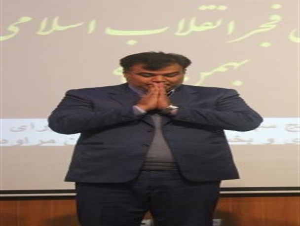 ژست زیبای شهردار مراوه در جشن دهه فجر+تصویر