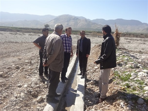 عملیات اجرایی پروژه جدول گذاری روستای تلمویزی شروع شد+تصاویر