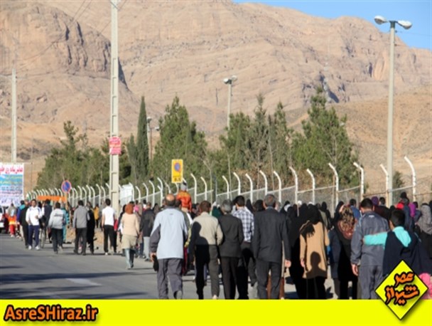 همایش پیاده روی خانوادگی در شمالغرب شیراز