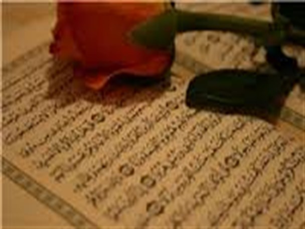 قرائت قرآن در محافل و مجالس بر عظمت آن می افزاید