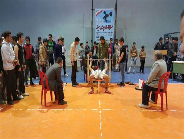 مسابقات پرس سینه در ماهنشان برگزار شد+تصاویر
