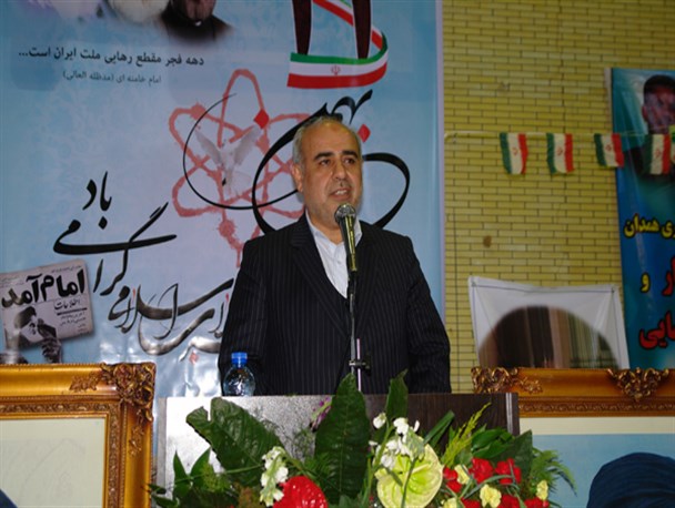 امروز سردار سلیمانی سنبل مقاومت برای احرار جهان شناخته شده است