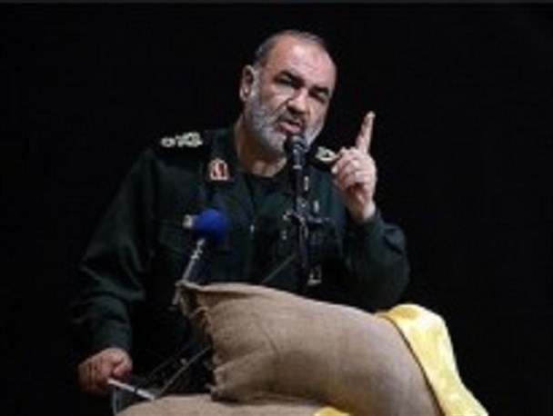 سپاه به‌عنوان پیش‌مرگان ملت مسلمان ایران برای رفع محرومیت مناطق حاشیه‌ نشین تمام توان خود را به کار می‌گیرد/ تا بر ناهنجاری غلبه نکنیم از این عرصه خارج نمی‌شویم