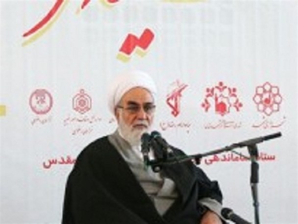 اهدای نشان فتح به سربازان دستگیرکننده متجاوزان نشان داد برای دفاع از مرزهای عزت و شرف‌مان هیچ حد و مرزی نمی‌شناسیم