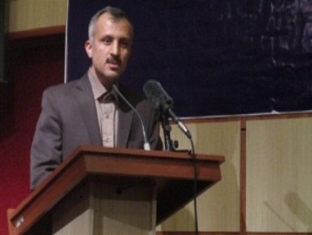 اهداء ۱۷۰۰ جلد کتاب به کتابخانه های عمومی شهرستان البرز/عضویت رایگان کتابخانه ها در دهه مبارک فجر