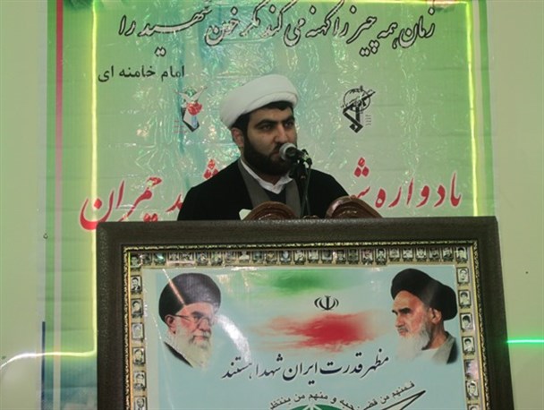 خون مدافعین حرم معامله شدنی نیست/با لبخند دُر گران بهایمان را از دست دادیم