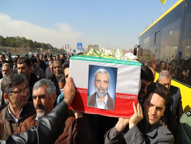 تشییع پیکر مطهر جانباز ۷۰% "شهید علی اصغر سلطانی" در اصفهان+ تصاویر