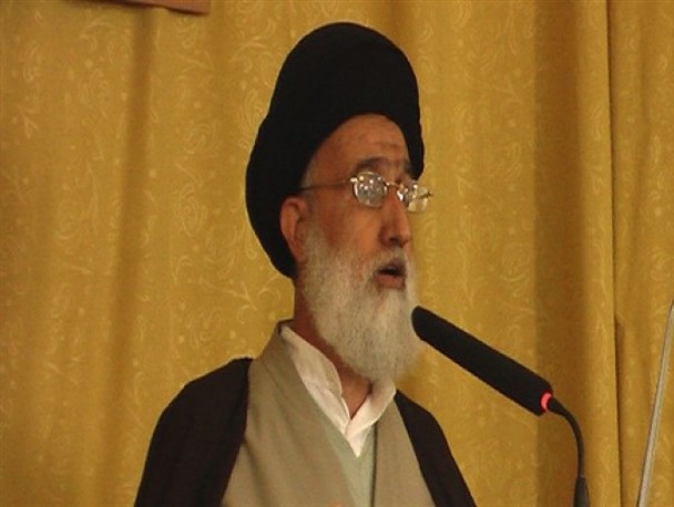 مسئولان باید گره گشای مردم باشند