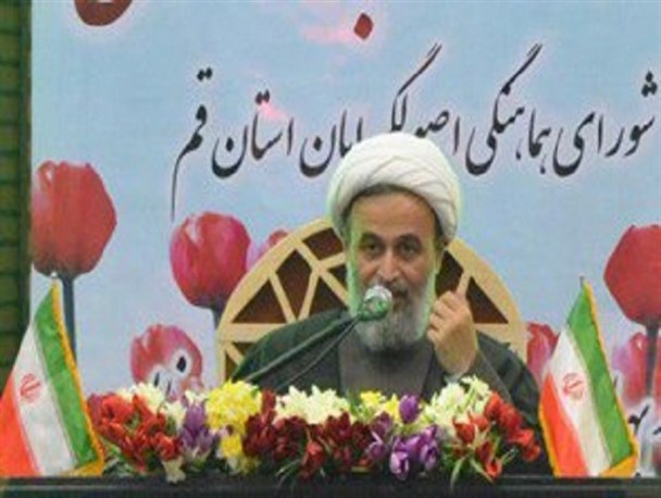 مخفی کردن دستاوردهای انقلاب به تقویت روحیه دشمن و غربزده های داخلی می انجامد
