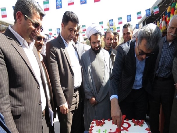 برش کیک انقلاب در مرودشت