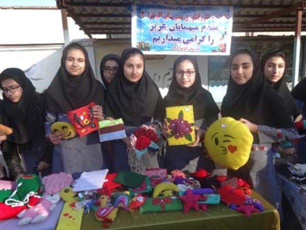 بازارچه کار آفرینی جشنواره نوجوان خوارزمی در پارس آباد افتتاح شد+ تصاویر