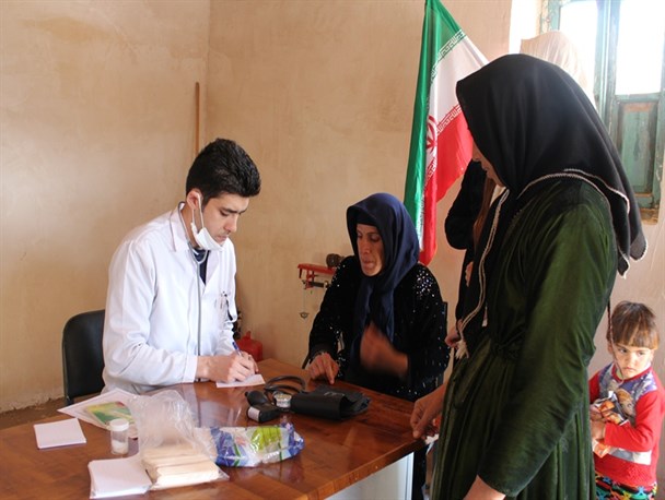 بیماران روستاهای محروم پلدشت ویزیت رایگان شدند+ تصاویر