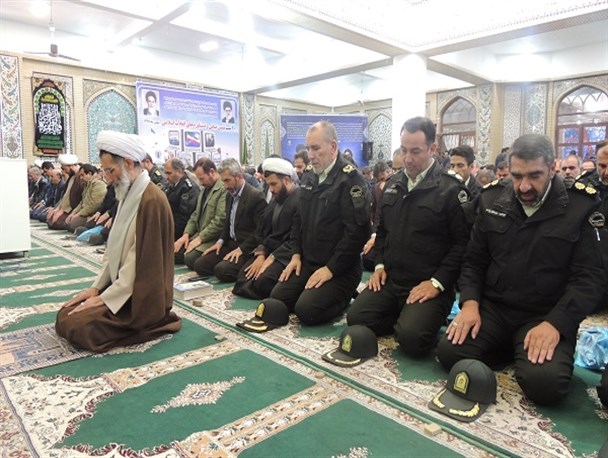 نماز وحدت در شهرکرد اقامه شد