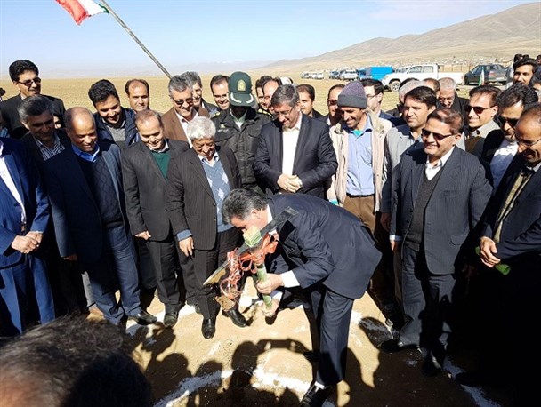 چهار پروژه عمرانی و خدماتی با اعتباری افزون بر ۴۰ میلیارد تومان در تویسرکان افتتاح و کلنگ زنی شد/افتتاح باغ مادری و نهالستان پیوندی گردو به وسعت 11 هکتار+تصاویر