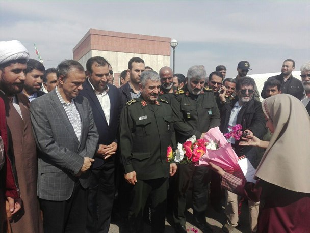 فرمانده کل سپاه پاسداران از پروژه های محرومیت زدائی در شهرستان قلعه گنج بازدید نمود+ تصاویر