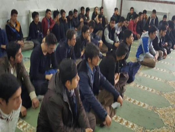 برگزاری یادواره شهدا در محل دبیرستان نمونه دولتی پاوه+ تصویر