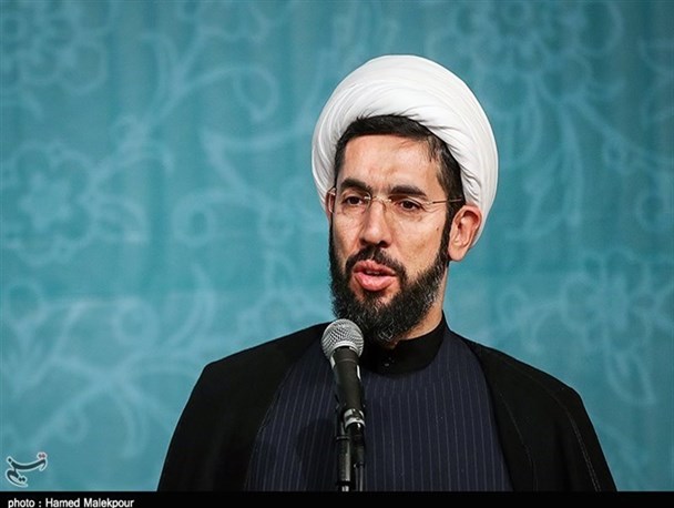 دشمن به دنبال تغییر هویت و پشیمانی مردم از انقلاب است/جمهوری اسلامی مبنای تمدن و تفکر غرب را به چالش کشیده است