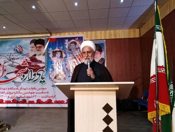 حرکت در مسیر شهدا موجب شکست توطئه‌های استکبار جهانی می‌شود