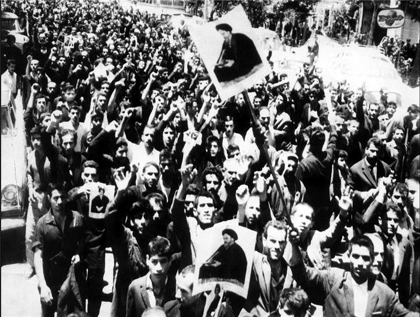 پیشرو در 15خرداد42/ دومین شهری که ساختمان ساواک را تسخیر کرد