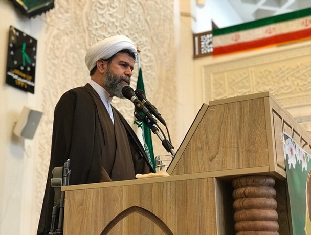 مردم انتقاد بی‌مورد مسئولی که به دشمن کُد بدهد را بر نمی‌تابند