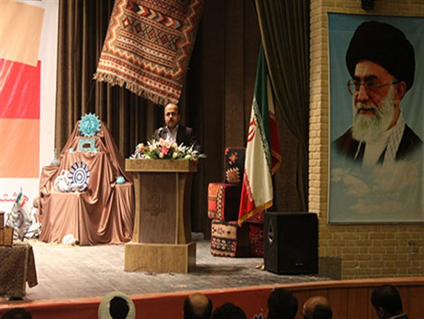 مرکز کارآفرینی و کسب و کار دانش‌آموختگان فرش دستباف در استان یزد ایجاد می شود
