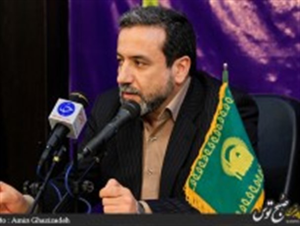 آستان قدس به تغذیه فکری جوانان توجه ویژه ای داشته باشد