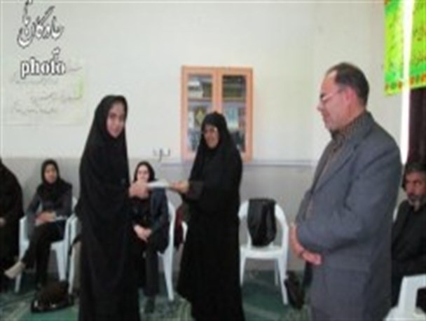 از برگزیدگان کنکور ۹۳شهرستان چادگان تجلیل شد