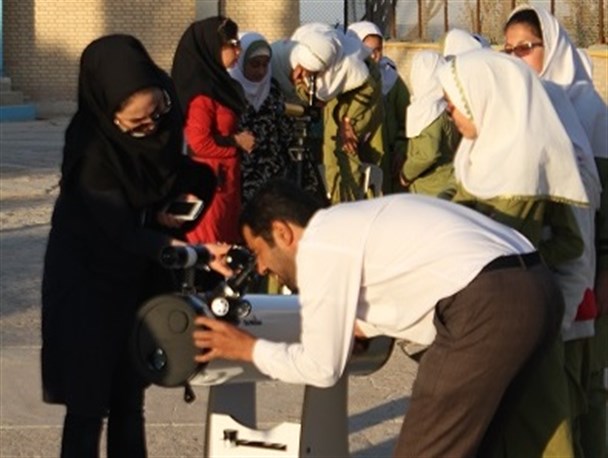 رصد آسمان، توسط دانش آموزان خارگی به روایت تصویر