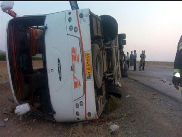 واژگون شدن اتوبوس در جاده زاهدان- زابل 5 مجروح برجا گذاشت