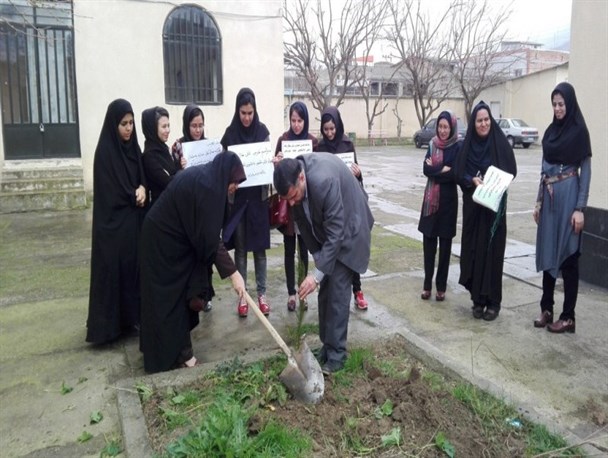 غرص نهال توسط دانشجویان رامیان به یاد شهدای دانشجو + تصاویر