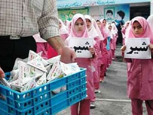 شیر توزیعی در مدارس جرقویه علیا در سلامت کامل است/ پیگیری آموزش و پرورش در همه مسائل