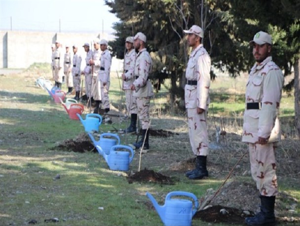 کاشت نهال در پادگان شهید مدنی اصلاندوز+عکس