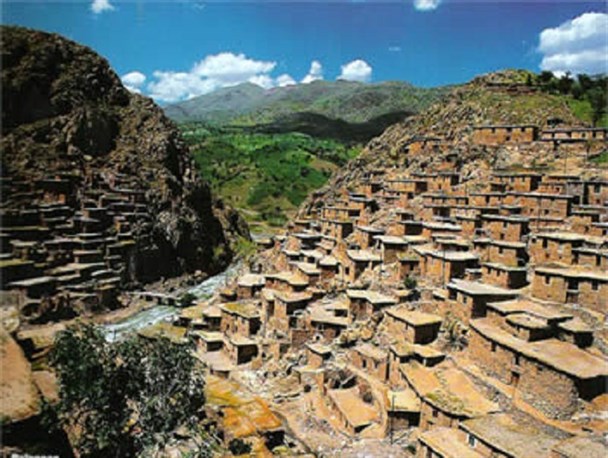 تبدیل شدن کردستان به قطب گردشگری با جلسات بی محتوا حاصل نمی شود