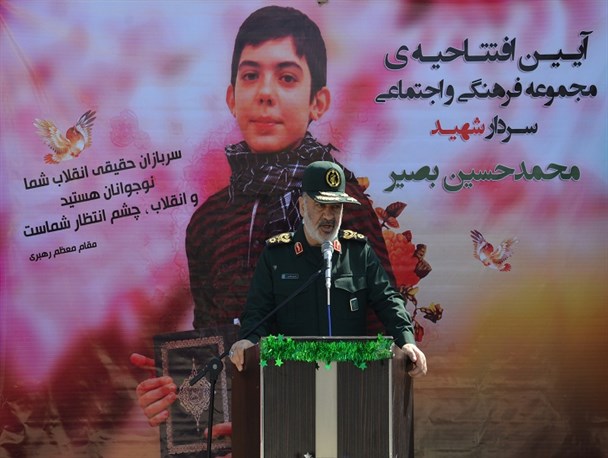 محرومیت زدایی برای سپاه مانند مبارزه با دشمن است