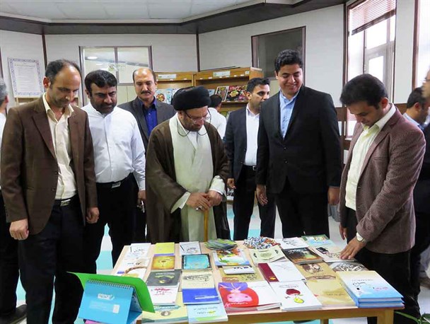 کتاب منتقل کننده آثار گذشتگان و تجربه دیگران است