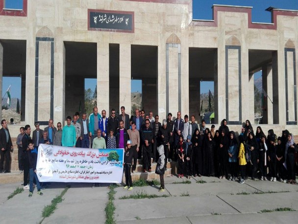 همایش پیاده روی خانوادگی به مناسبت روزشهدا و هفته منابع طبیعی در لنده+تصاویر