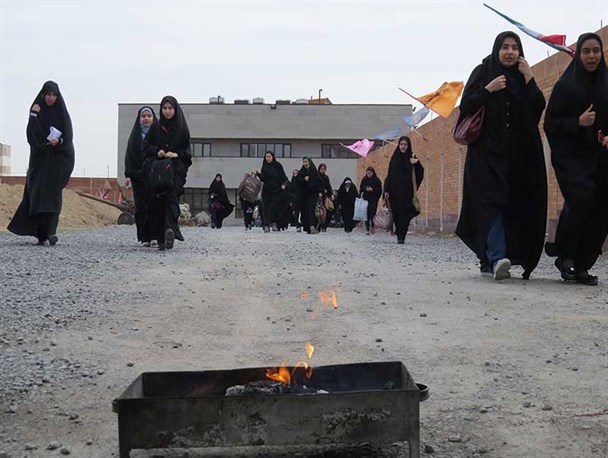اعزام ۲۴۰ دانشجوی دختر استان مرکزی به کربلای ایران+تصاویر