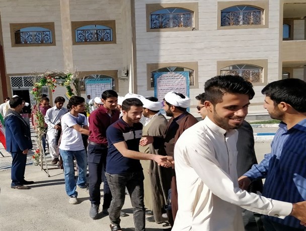 مراسم بدرقه اردوی فرهنگی زیارتی راهیان نور دانشجویان دانشگاه آزاد سراوان