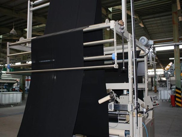 کیفیت چادر تولید داخل بالاتر اما انحصار بازار در دست چینی‌هاست/ گام‌های عملی بسیج و ستاد اجرایی برای رونق تولید چادر مشکی