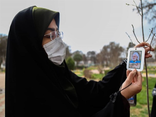 کاشت ۴۰ اصله درخت با شعار «هر شهید یک نهال» در قزوین+تصاویر