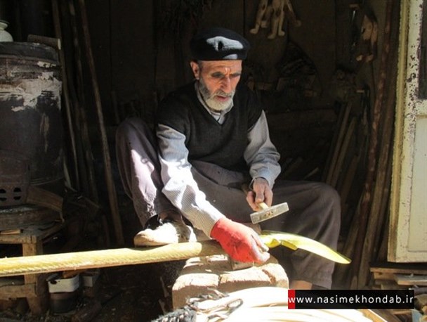 نجاری که 50 سال بدون شاگرد کار می کند