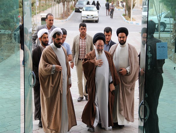 نشست مدیر شبکه جهانی ولایت با اساتید و دانشجویان دانشگاه یزد برگزار شد