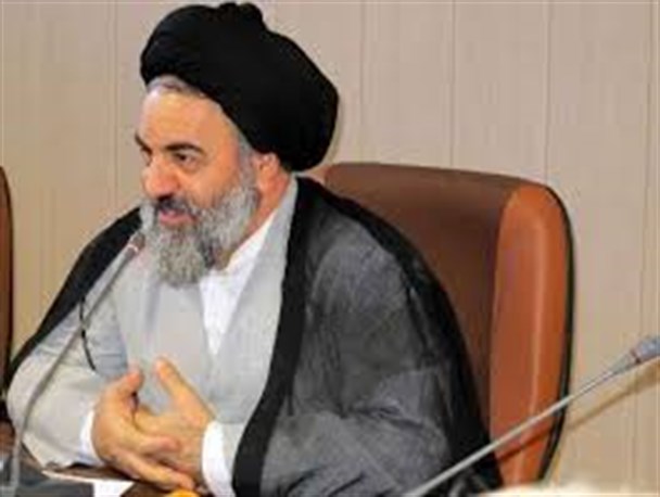 تبیین شعار سال از وظایف اصلی دانشگاهیان است