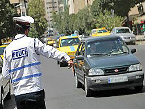 کاهش 80 درصدی تخلفات حادثه‌ساز رانندگی در شهر کرمان/ خواب آلودگی و عدم توجه به جلو عامل اصلی تصادفات