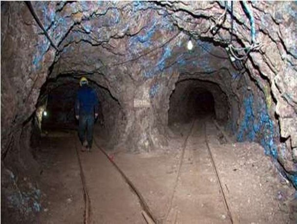 استخراج بیش از۱۸هزارتن کروم از حاجی آباد/ لزوم احداث کارخانه فرآوری معدنی
